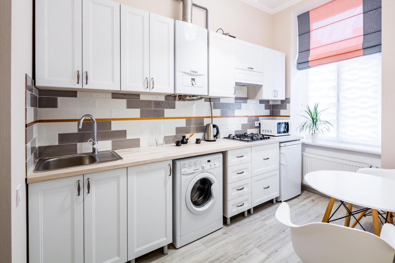 Old Town Cosy Apartment Львов Экстерьер фото