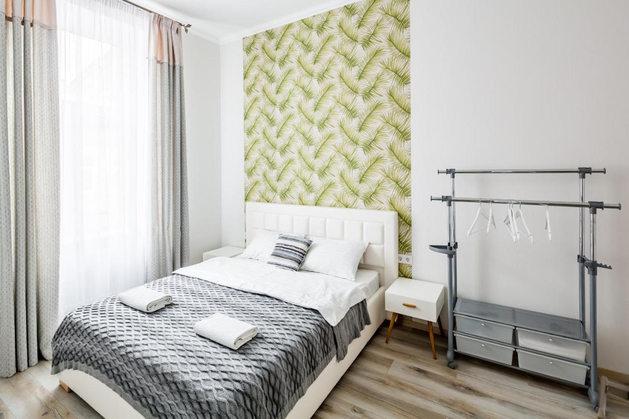 Old Town Cosy Apartment Львов Экстерьер фото
