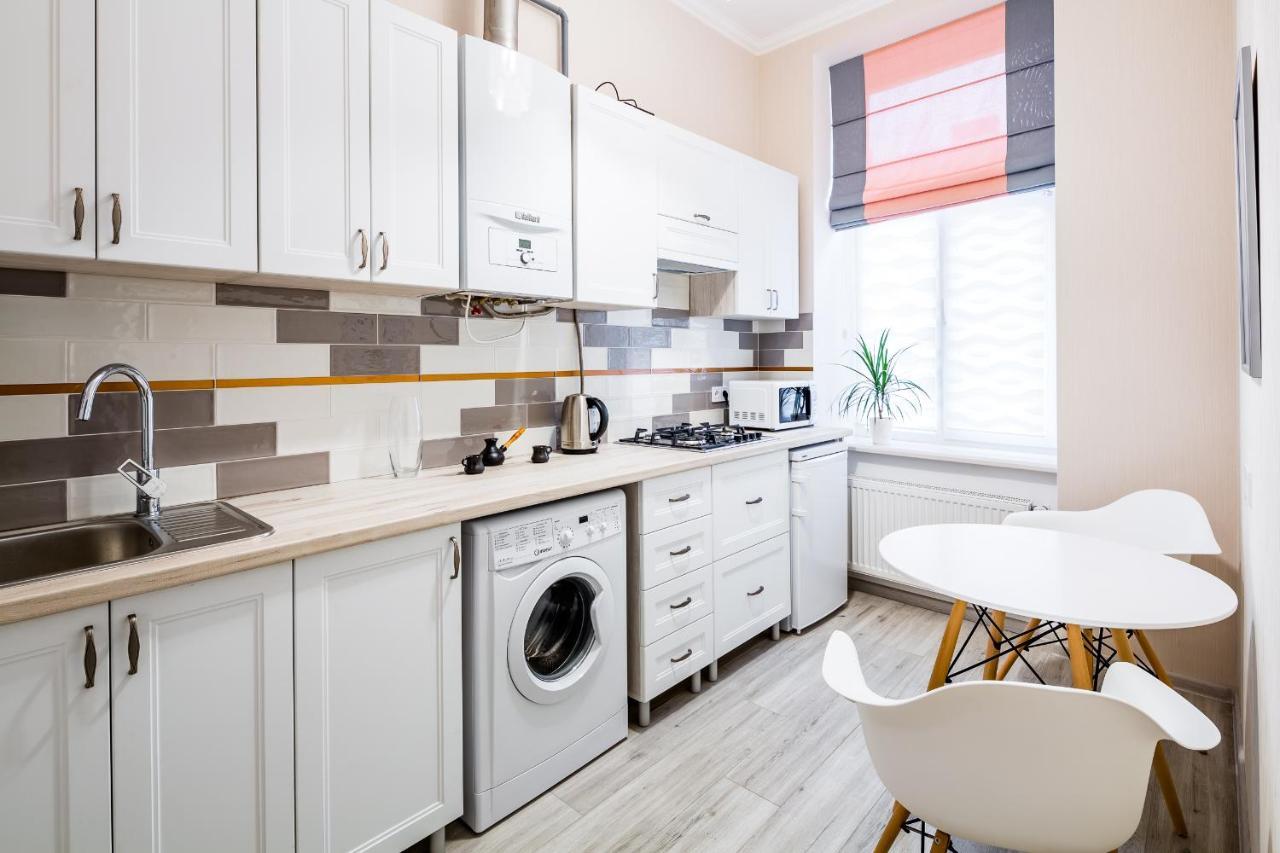 Old Town Cosy Apartment Львов Экстерьер фото